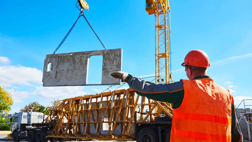 Lyftdirigent / Signalman dirigerar en kran